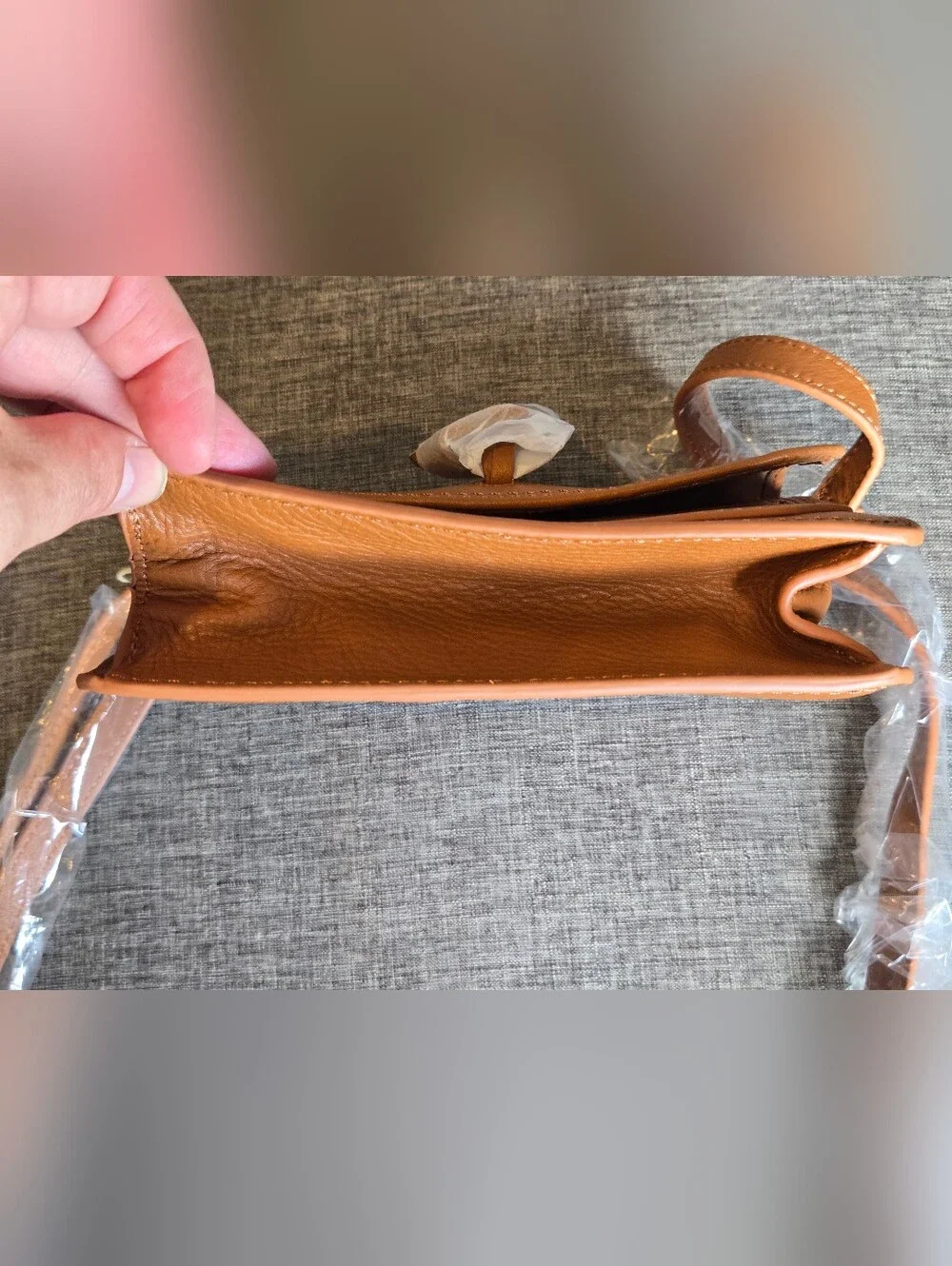 NEW HOBO women's eden small crossbody bag in warm honey